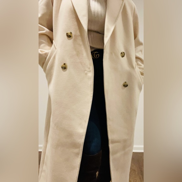 Gorgeous H&M Ivory Coat 🦋 - Picture 6 of 14